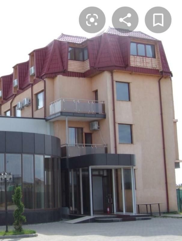Hotel Plaisir Ploieşti Esterno foto