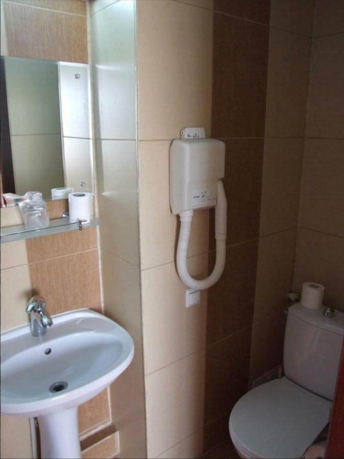 Hotel Plaisir Ploieşti Esterno foto