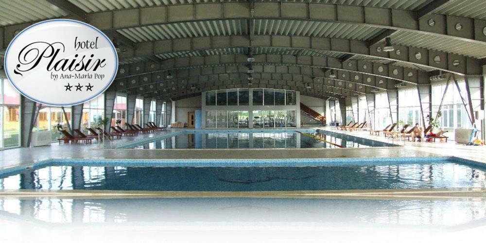 Hotel Plaisir Ploieşti Esterno foto